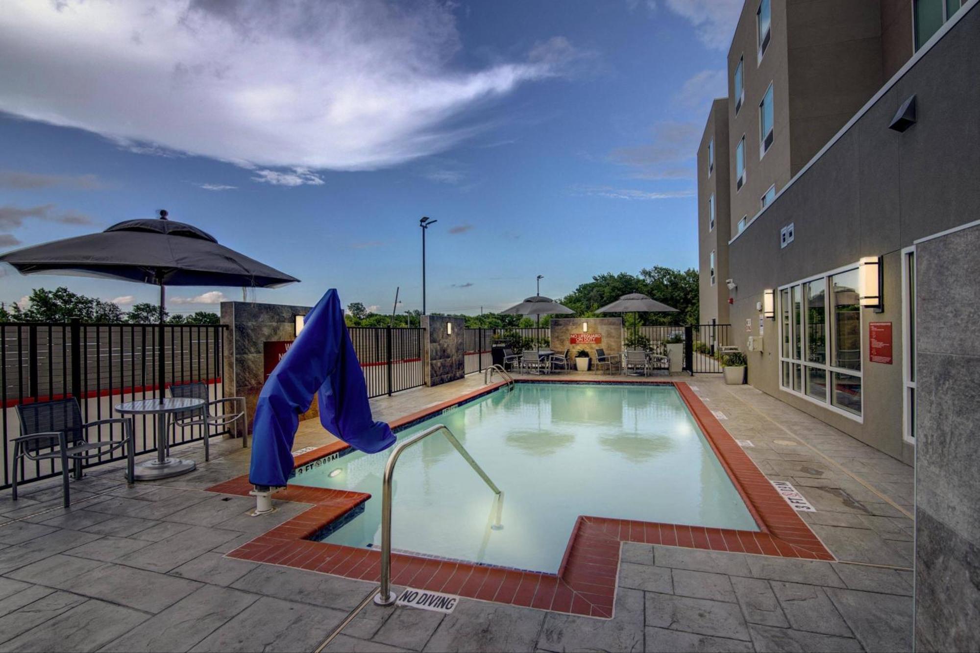Towneplace Suites By Marriott Houston Hobby Airport מראה חיצוני תמונה