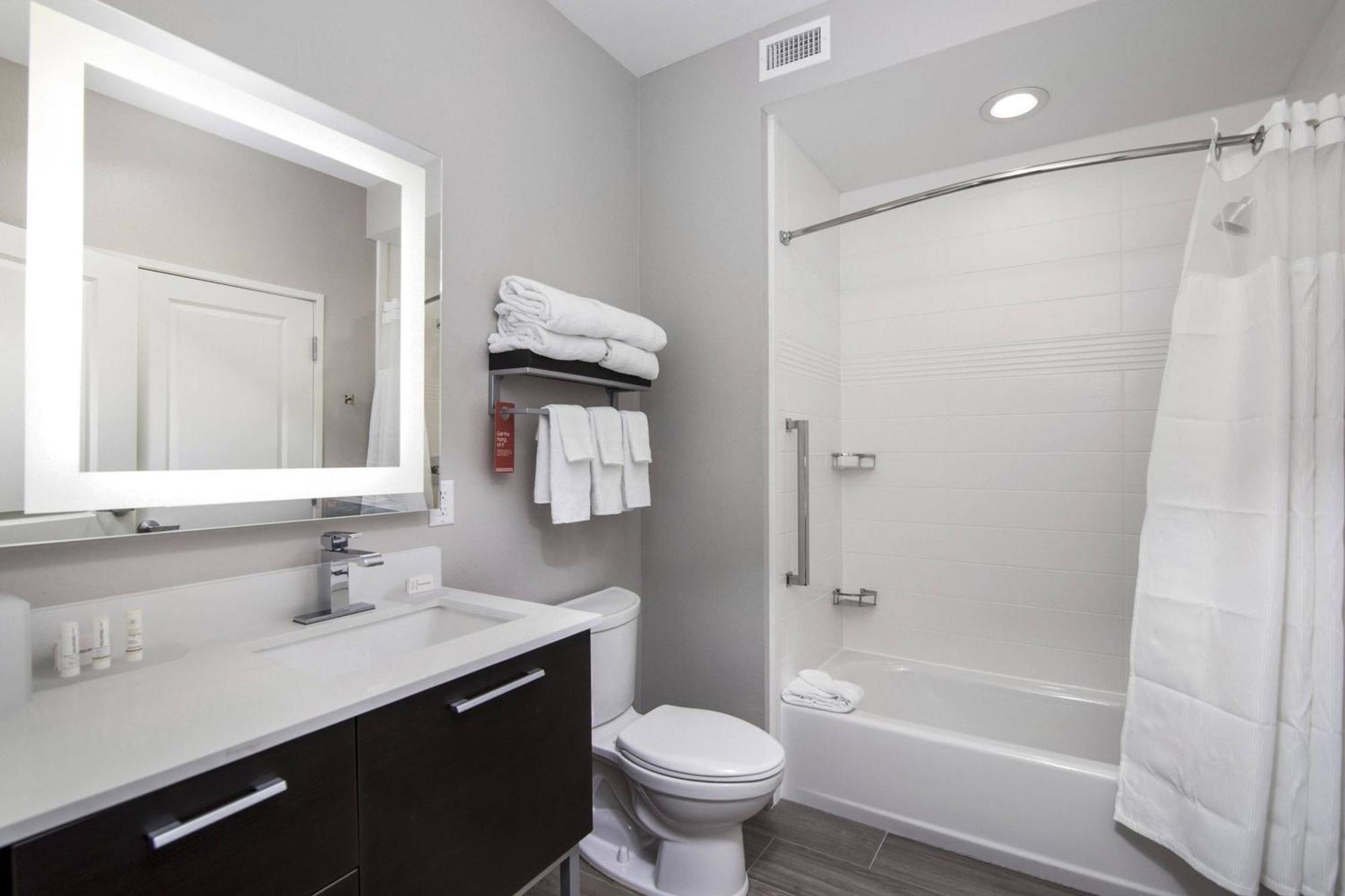 Towneplace Suites By Marriott Houston Hobby Airport מראה חיצוני תמונה